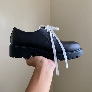 VAGABOND SHOEMAKERS KENOVA OXFORDS • Black Leather